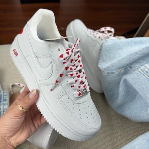 Tênis Air Force Branco Bordado Coração