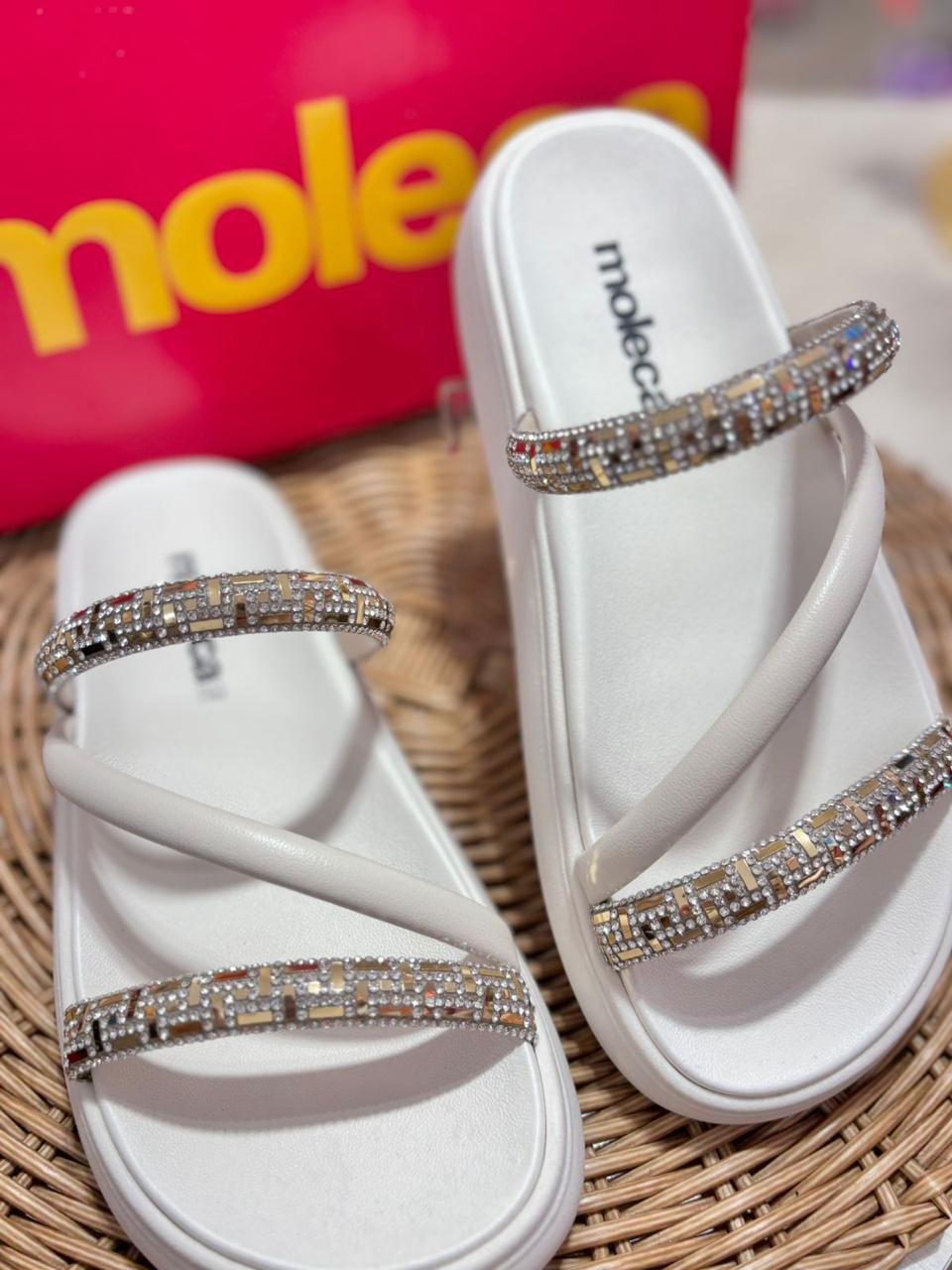 Papete Moleca Branco/ Cristal Dourada